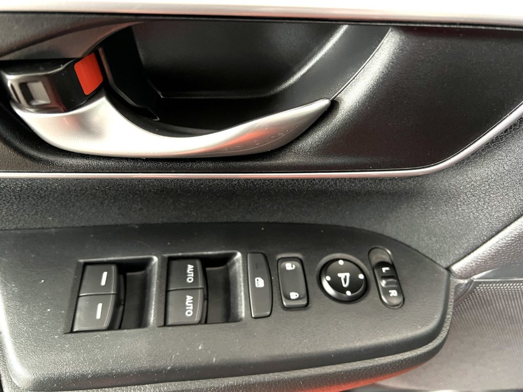Honda CR-V EX  2017 à Montmagny, Québec - 8 - w1024h768px