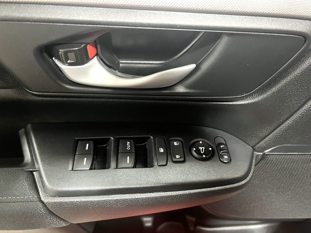 2021 Honda CR-V LX in Montmagny, Quebec - 8 - w1024h768px