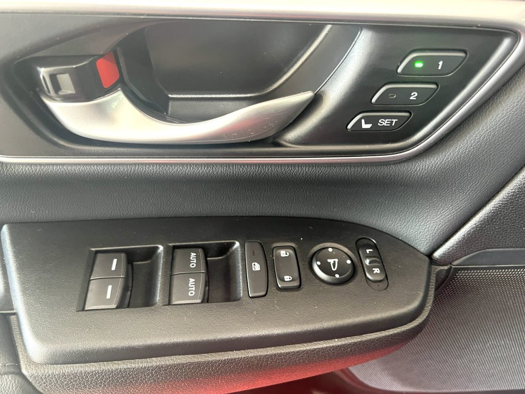 2022 Honda CR-V TOURING CUIR + NAVIGATION! in Montmagny, Quebec - 5 - w1024h768px