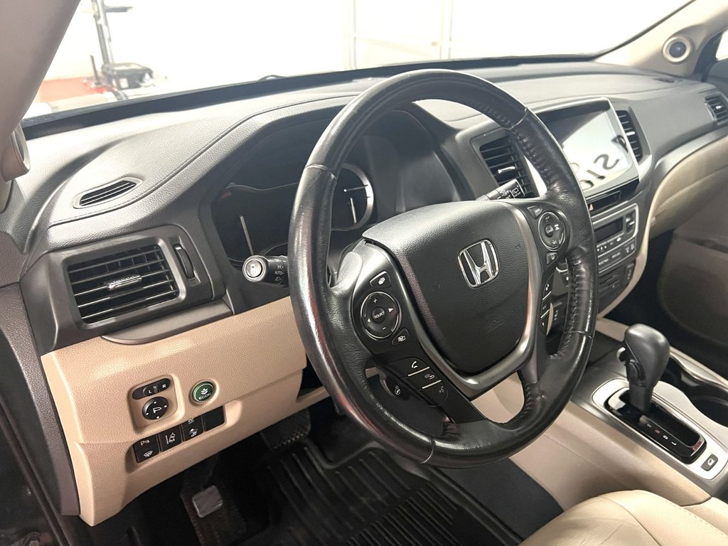 2017 Honda PILOT EXL DVD 8 PASSAGERS in Montmagny, Quebec - 17 - w1024h768px