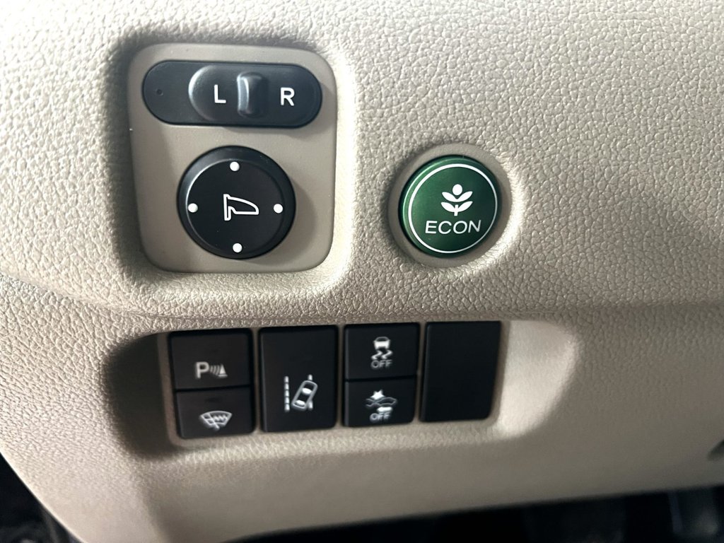 2017 Honda PILOT EXL DVD 8 PASSAGERS in Montmagny, Quebec - 9 - w1024h768px