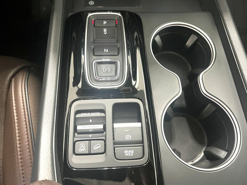 2025 Honda PILOT TOURING in Montmagny, Quebec - 16 - w1024h768px