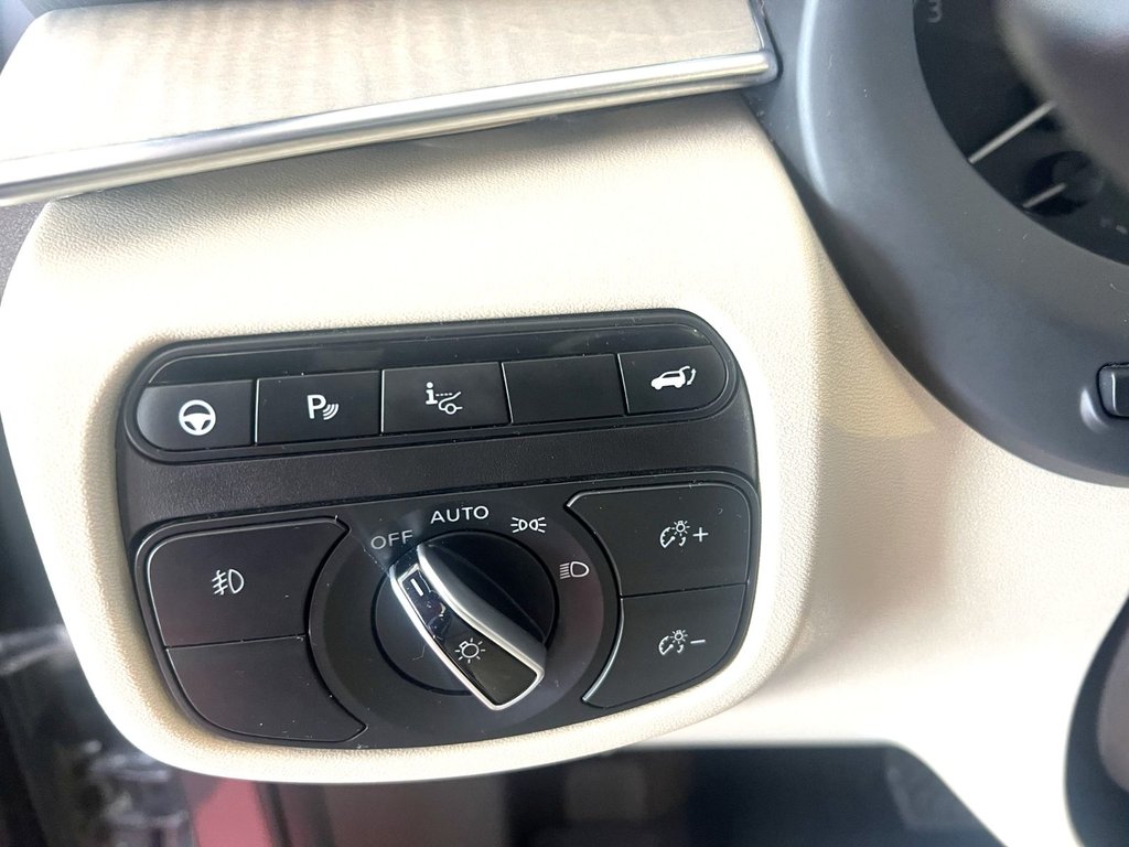 Infiniti QX50 ESSENTIAL/PURE  2019 à Montmagny, Québec - 10 - w1024h768px