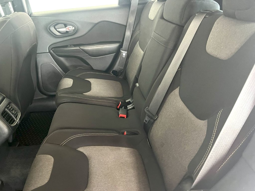 Jeep CHEROKEE  2015 à Montmagny, Québec - 17 - w1024h768px