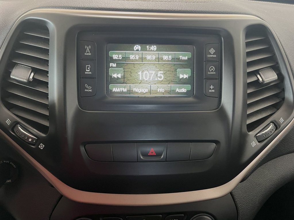 Jeep CHEROKEE  2015 à Montmagny, Québec - 12 - w1024h768px