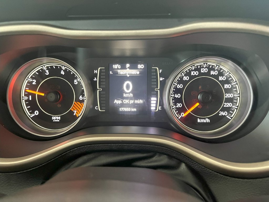 Jeep CHEROKEE  2015 à Montmagny, Québec - 11 - w1024h768px