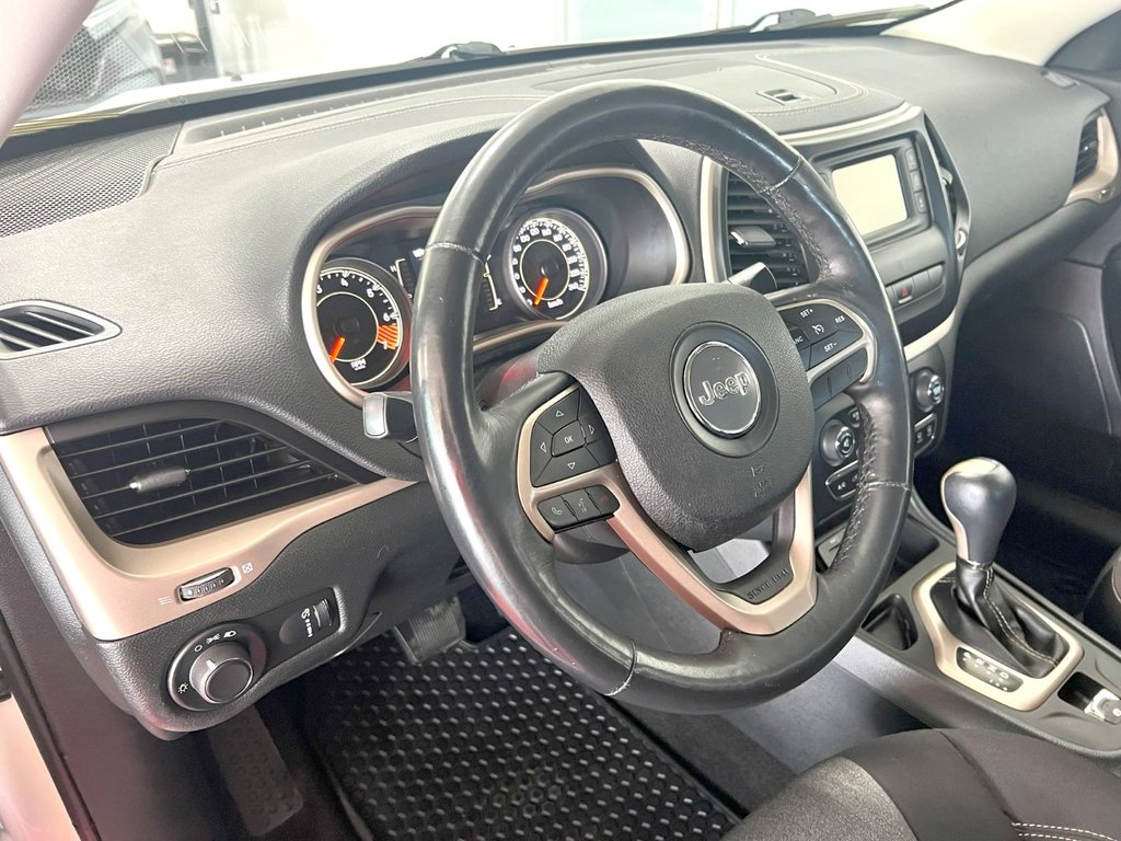 Jeep CHEROKEE  2015 à Montmagny, Québec - 15 - w1024h768px