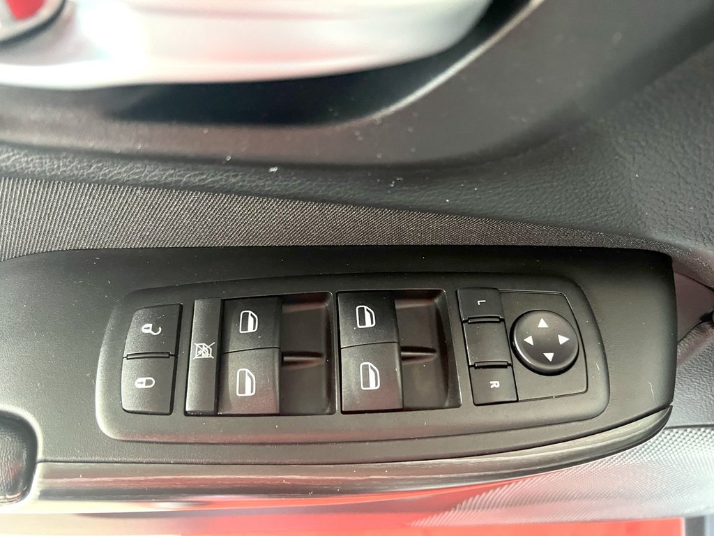 Jeep CHEROKEE  2015 à Montmagny, Québec - 8 - w1024h768px