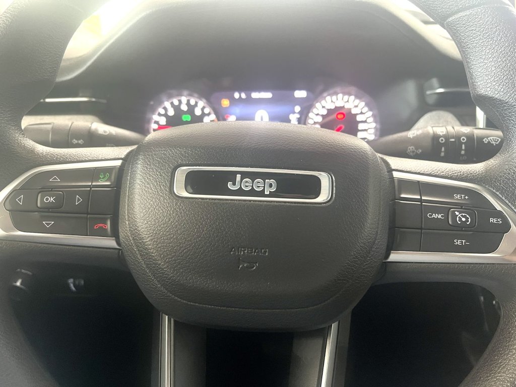 2023 Jeep COMPASS SPORT in Montmagny, Quebec - 9 - w1024h768px