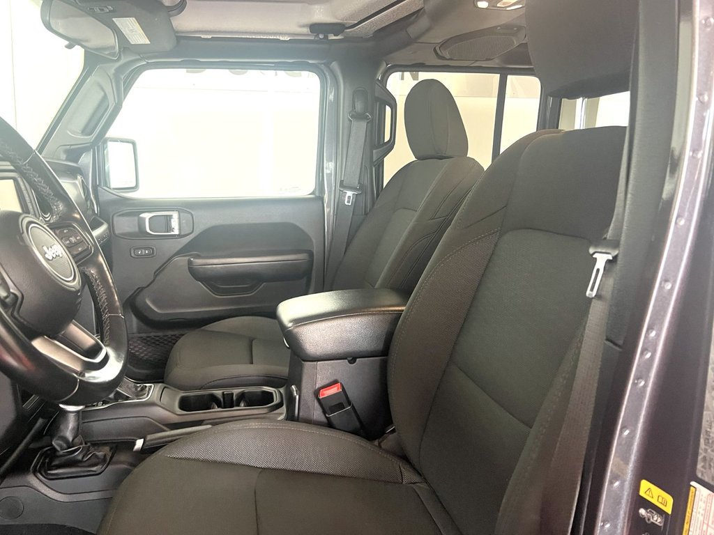 2020 Jeep WRANGLER UNLIMITED SPORT in Montmagny, Quebec - 16 - w1024h768px
