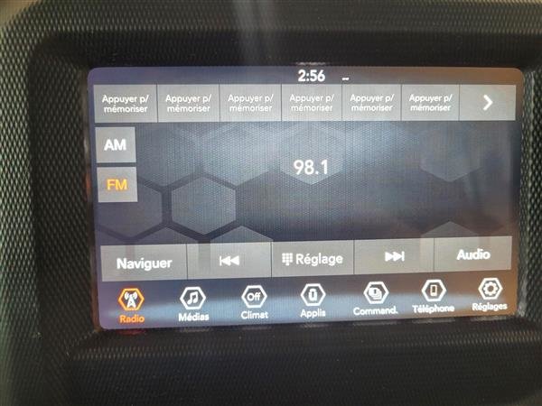 2022 Jeep WRANGLER UNLIMITED SPORT in Montmagny, Quebec - 13 - w1024h768px