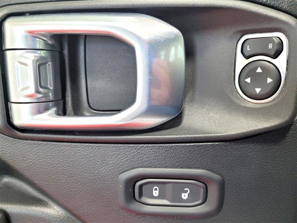2022 Jeep WRANGLER UNLIMITED SPORT in Montmagny, Quebec - 7 - w1024h768px