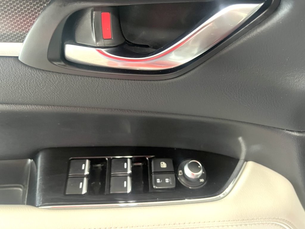 2021 Mazda CX-5 GRAND TOUR RESERVE in Montmagny, Quebec - 8 - w1024h768px
