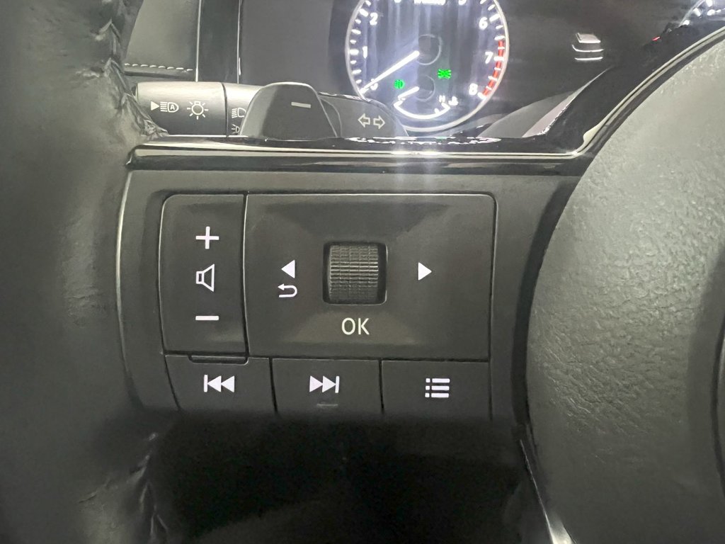 2022 Nissan PATHFINDER SL in Montmagny, Quebec - 11 - w1024h768px