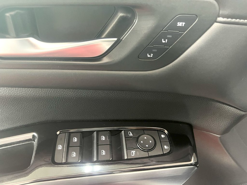 2022 Nissan PATHFINDER SL in Montmagny, Quebec - 9 - w1024h768px