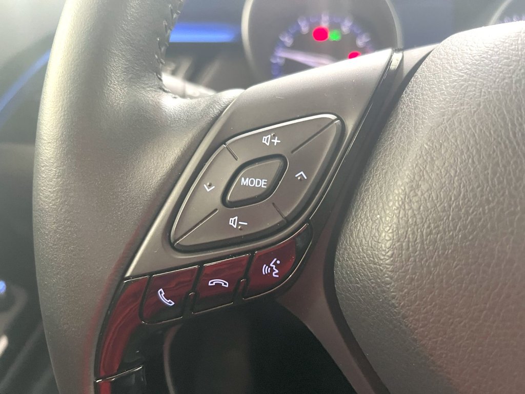 Toyota C-HR XLE PREMIUM  2021 à Montmagny, Québec - 10 - w1024h768px