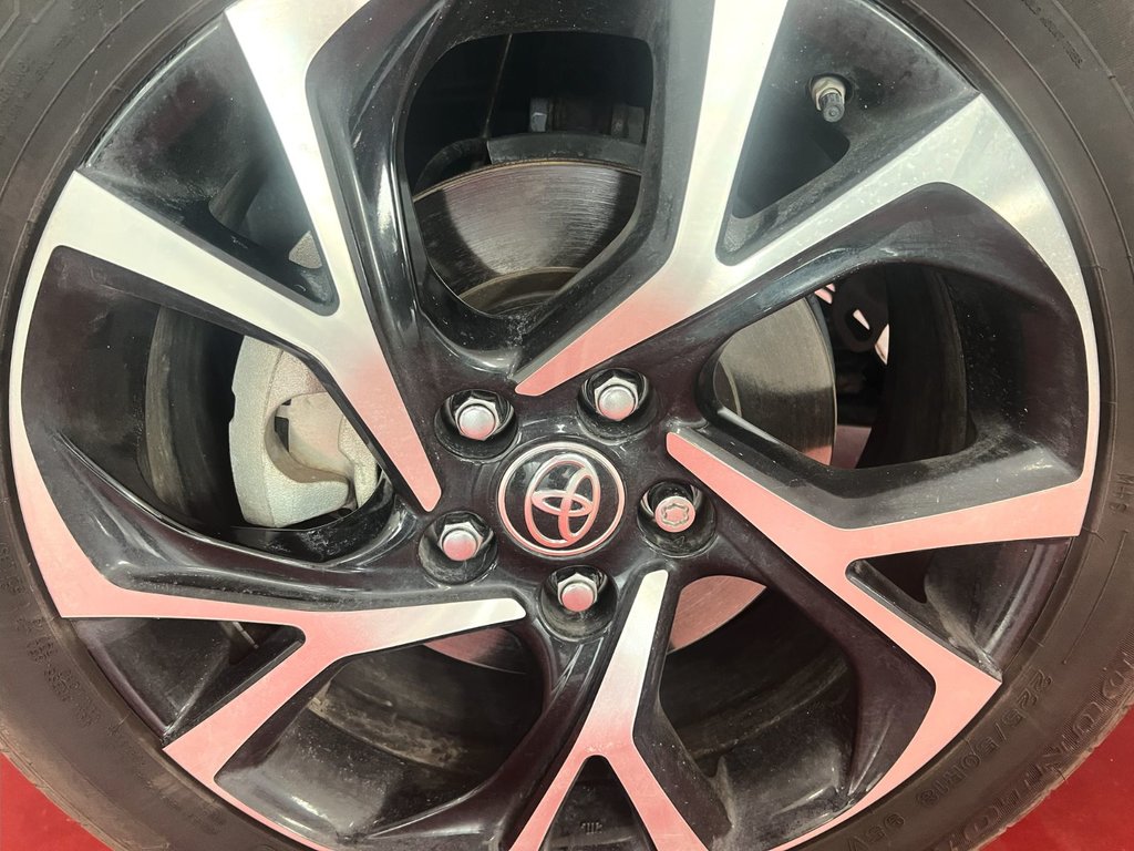 Toyota C-HR XLE PREMIUM  2021 à Montmagny, Québec - 2 - w1024h768px