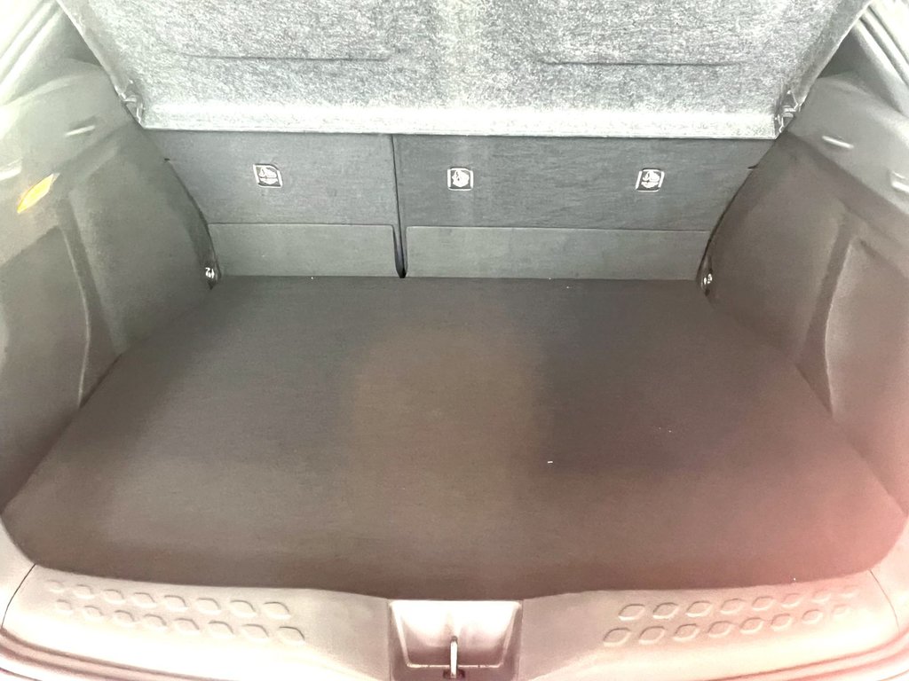 Toyota C-HR XLE PREMIUM  2021 à Montmagny, Québec - 5 - w1024h768px