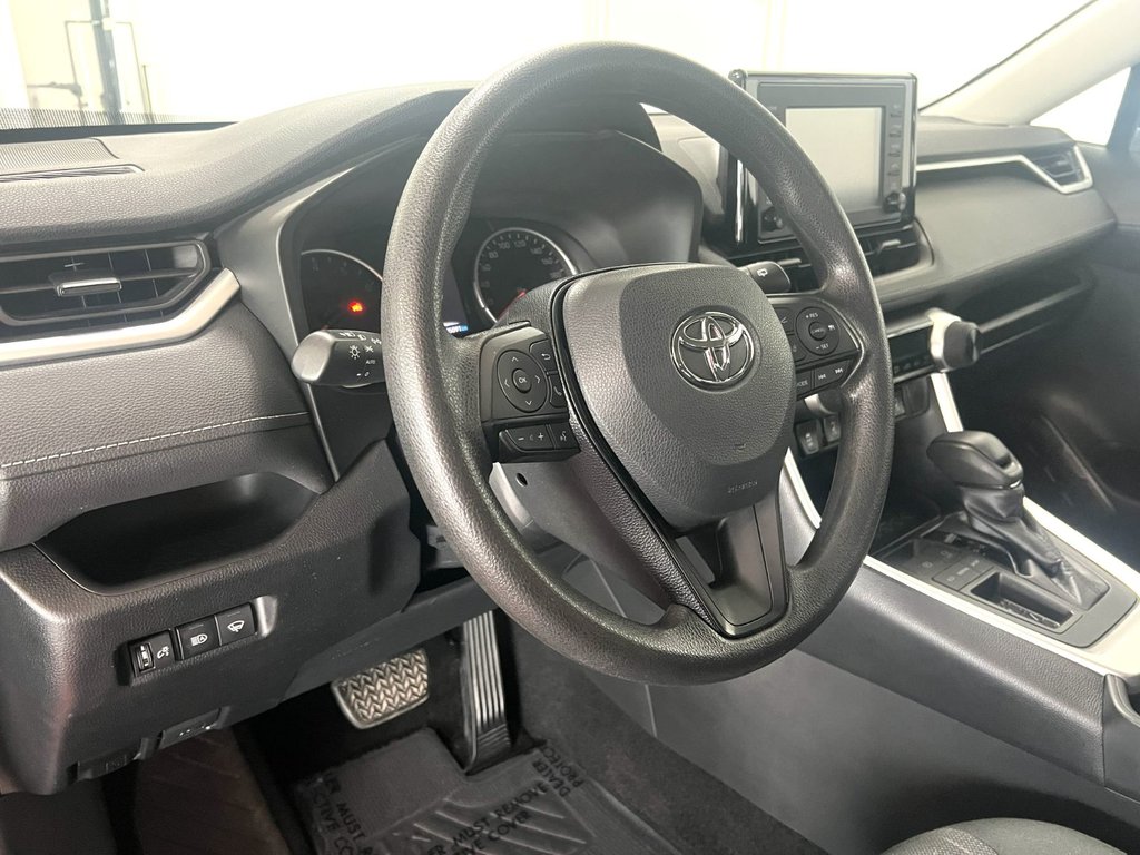 2019 Toyota RAV4 LE in Montmagny, Quebec - 13 - w1024h768px