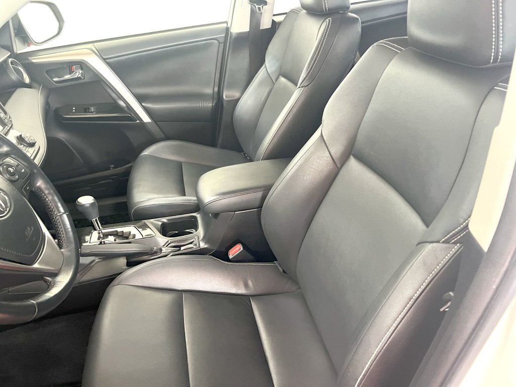 2016 Toyota RAV4 in Montmagny, Quebec - 18 - w1024h768px