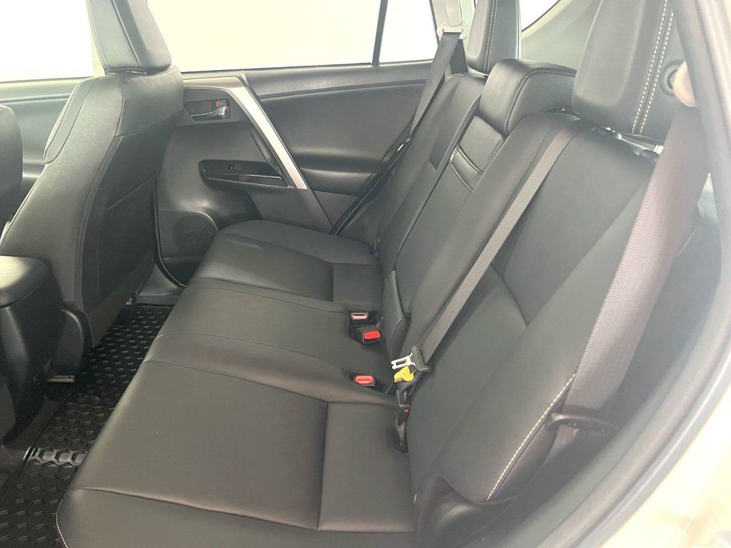2016 Toyota RAV4 in Montmagny, Quebec - 19 - w1024h768px