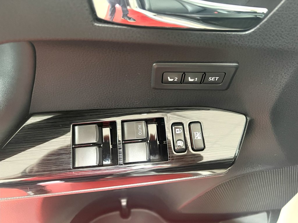 2016 Toyota RAV4 in Montmagny, Quebec - 8 - w1024h768px