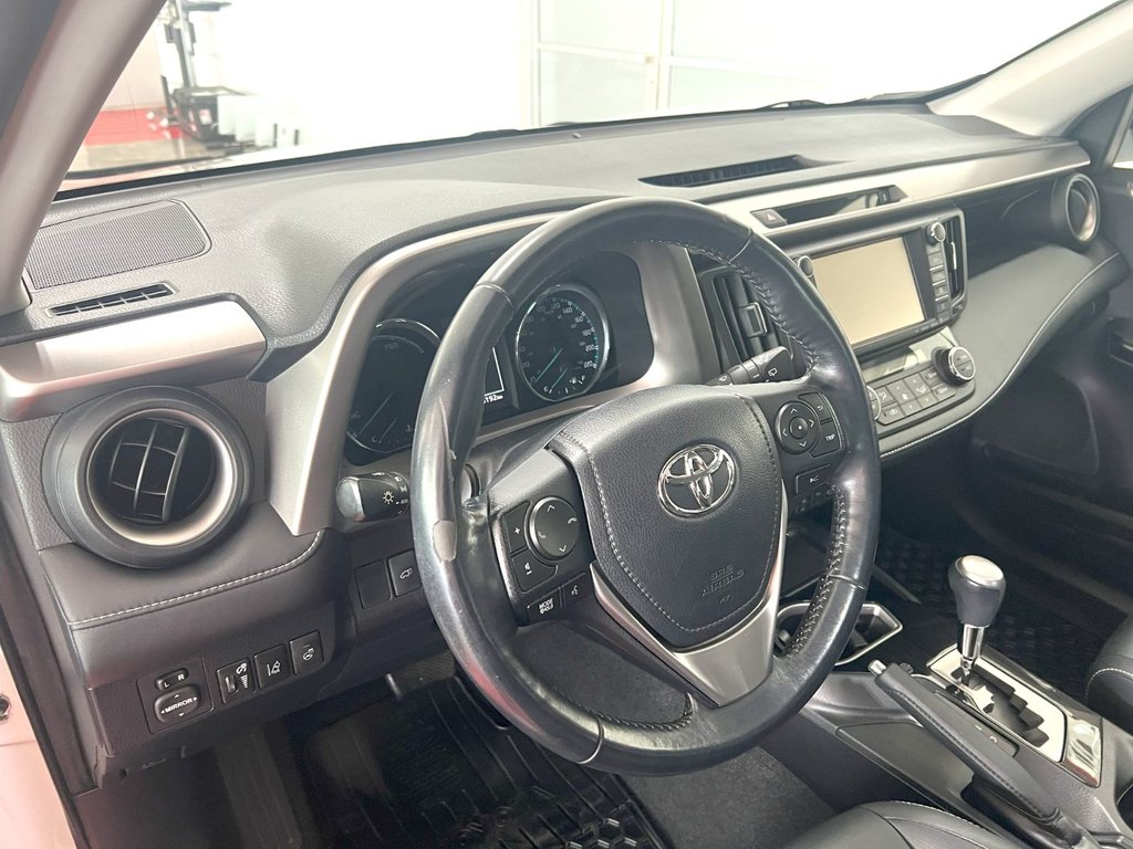 2016 Toyota RAV4 in Montmagny, Quebec - 16 - w1024h768px