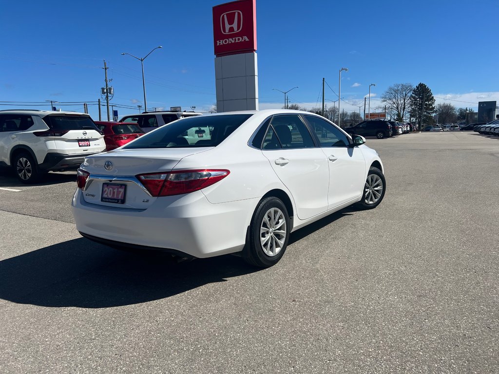 2017  Camry in Woodstock, Ontario - 4 - w1024h768px
