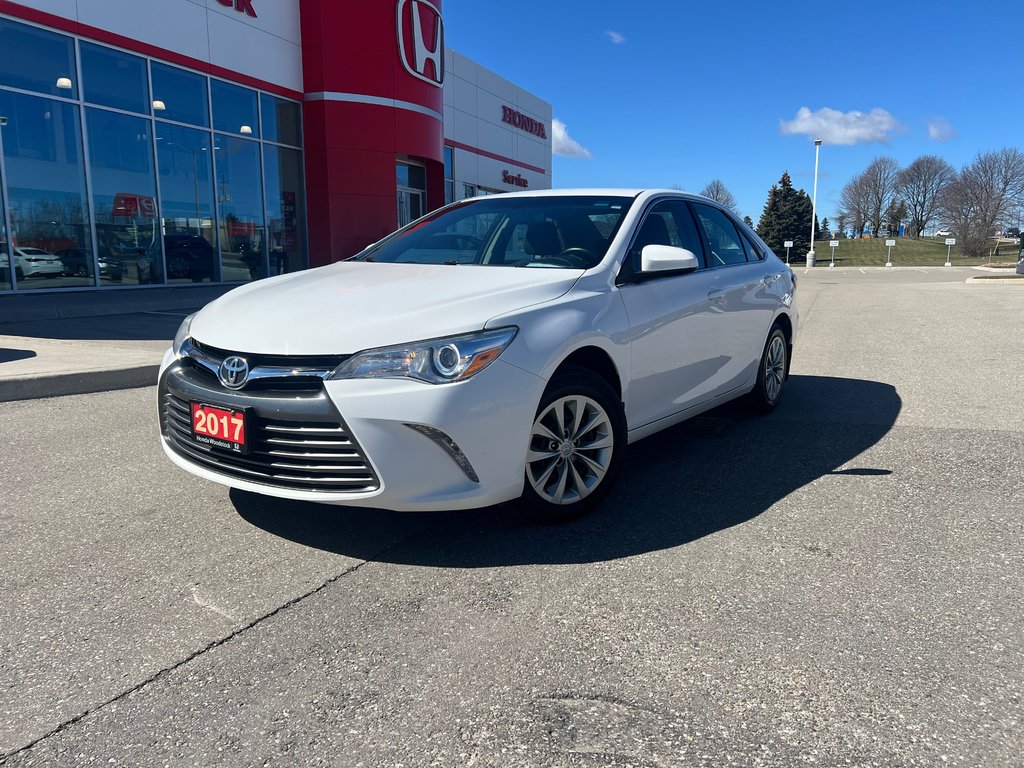2017  Camry in Woodstock, Ontario - 1 - w1024h768px