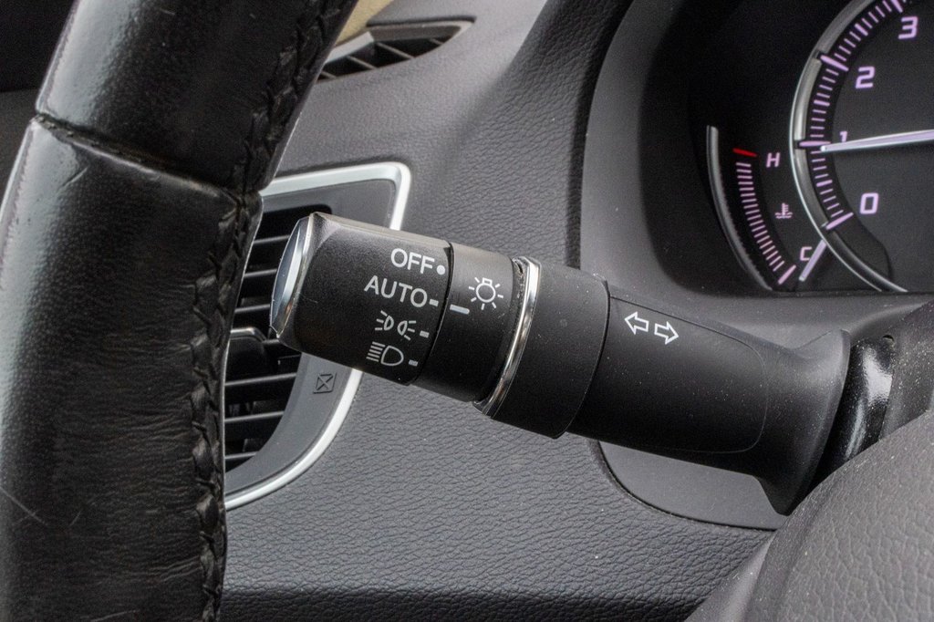 2019 Acura TLX Tech in Charlemagne, Quebec - 19 - w1024h768px