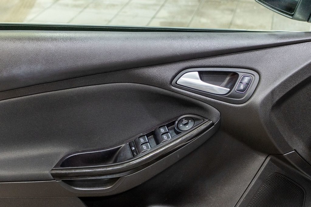 2016 Ford Focus Titanium in Charlemagne, Quebec - 28 - w1024h768px