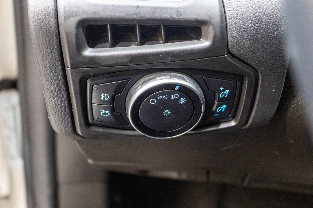 2016 Ford Focus Titanium in Charlemagne, Quebec - 22 - w1024h768px