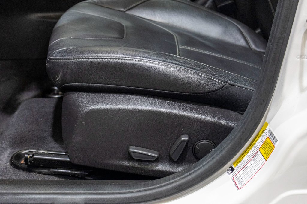 2016 Ford Focus Titanium in Charlemagne, Quebec - 25 - w1024h768px