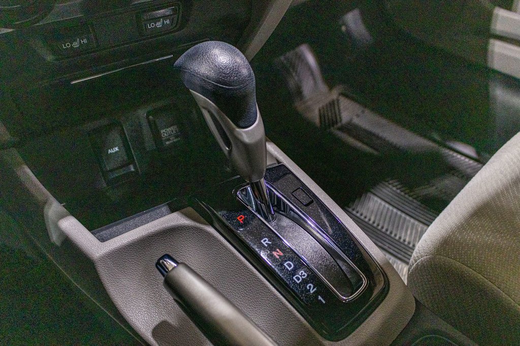 2013 Honda Civic Sdn LX in Charlemagne, Quebec - 19 - w1024h768px