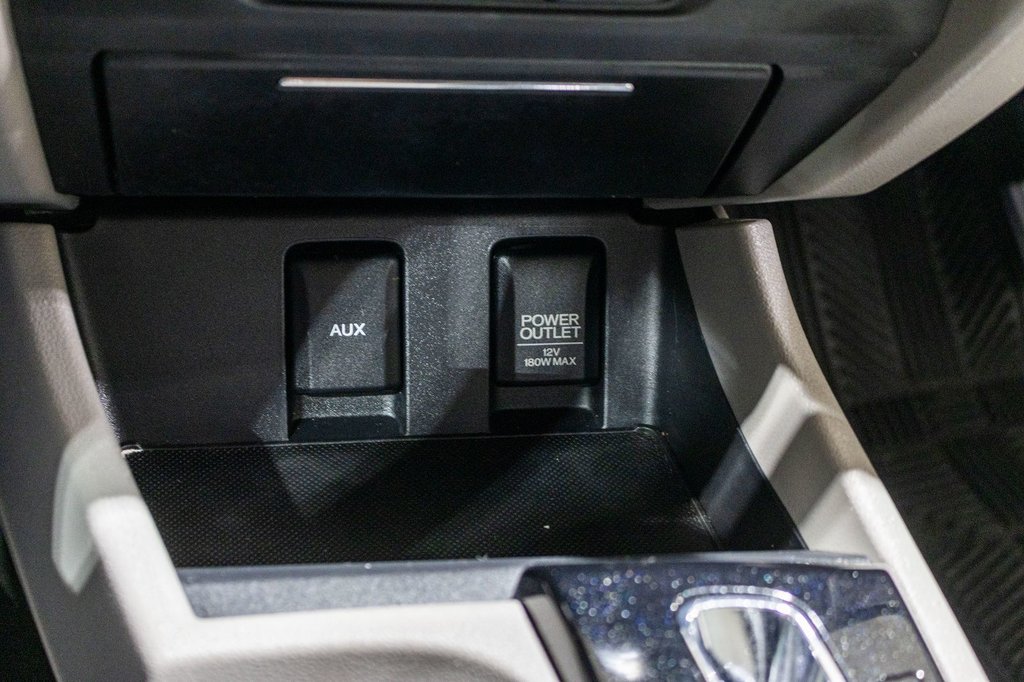 2013 Honda Civic Sdn LX in Charlemagne, Quebec - 20 - w1024h768px