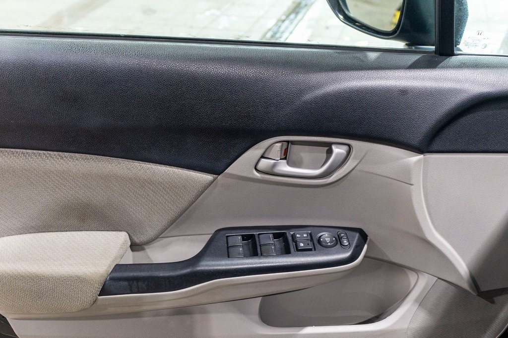 2013 Honda Civic Sdn LX in Charlemagne, Quebec - 26 - w1024h768px