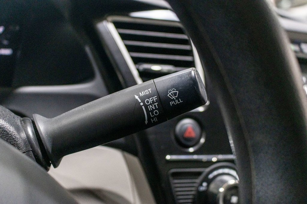 2013 Honda Civic Sdn LX in Charlemagne, Quebec - 18 - w1024h768px