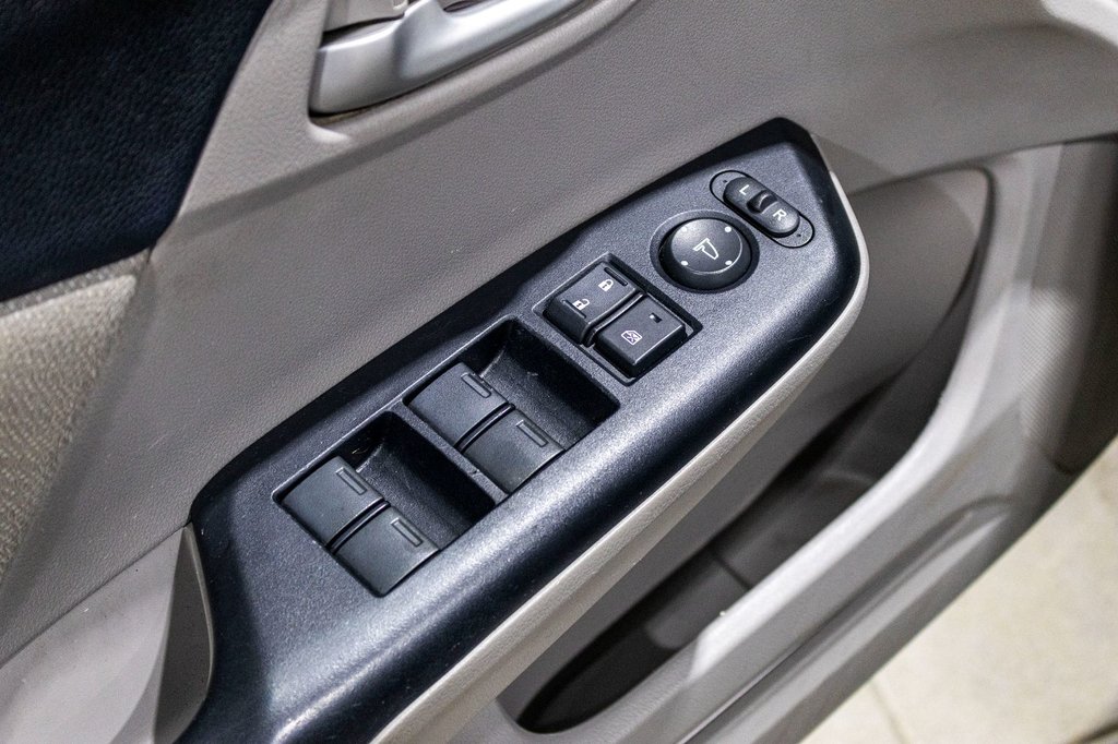 2013 Honda Civic Sdn LX in Charlemagne, Quebec - 27 - w1024h768px