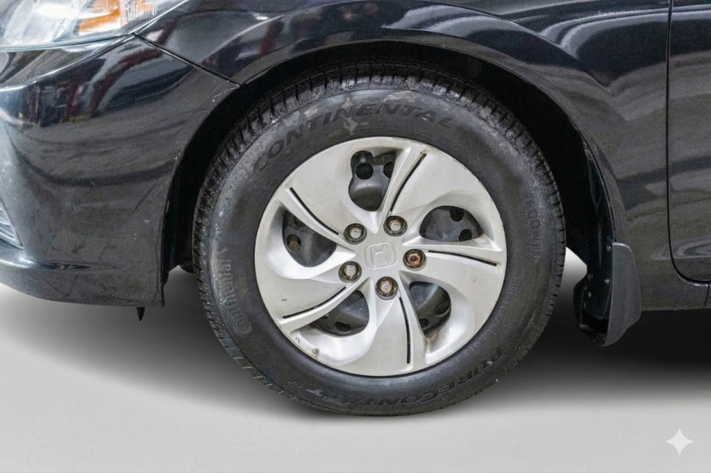 2013 Honda Civic Sdn LX in Charlemagne, Quebec - 35 - w1024h768px