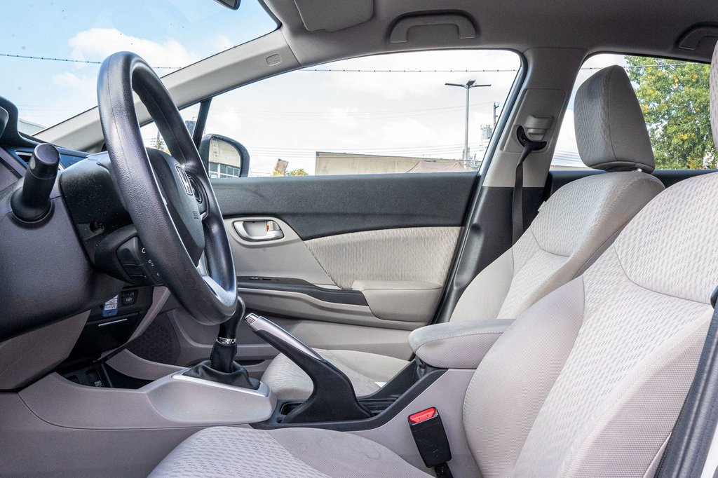 Honda Civic Sedan LX 2015 à Charlemagne, Québec - 20 - w1024h768px