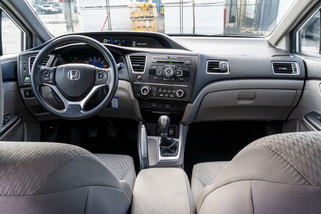 Honda Civic Sedan LX 2015 à Charlemagne, Québec - 19 - w1024h768px