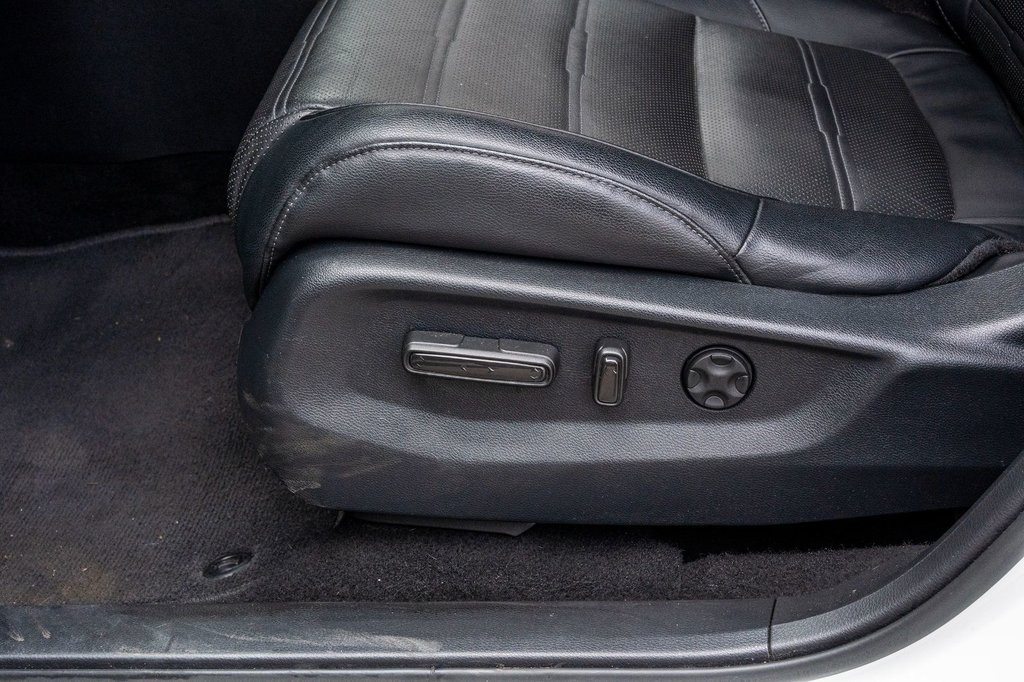 2017 Honda CR-V TOURING **CUIR+TOIT+MAG+CAMÉRA+AUCUN CARFAX** in Charlemagne, Quebec - 19 - w1024h768px