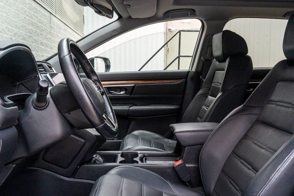 2017 Honda CR-V TOURING **CUIR+TOIT+MAG+CAMÉRA+AUCUN CARFAX** in Charlemagne, Quebec - 18 - w1024h768px