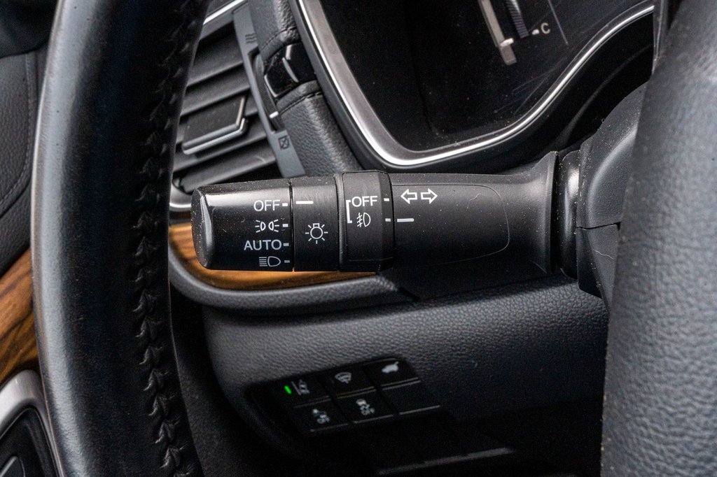 2017 Honda CR-V TOURING **CUIR+TOIT+MAG+CAMÉRA+AUCUN CARFAX** in Charlemagne, Quebec - 15 - w1024h768px