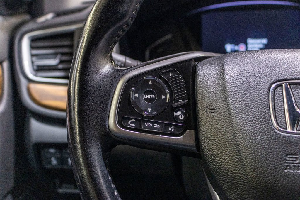 2017 Honda CR-V Touring in Charlemagne, Quebec - 12 - w1024h768px