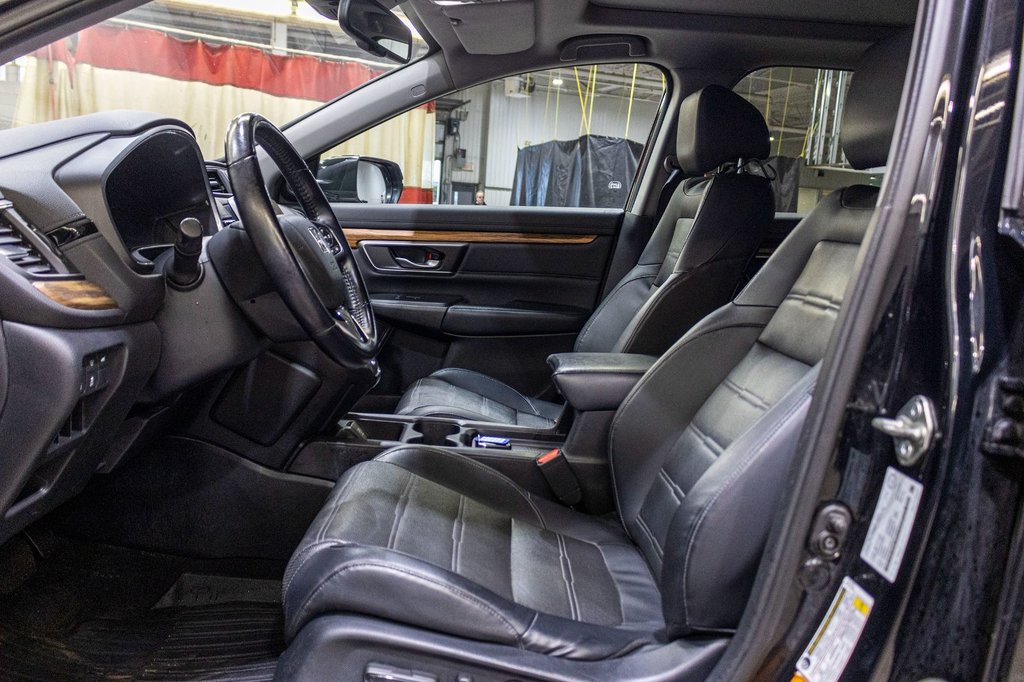 2017 Honda CR-V Touring in Charlemagne, Quebec - 22 - w1024h768px