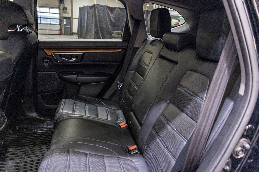 2017 Honda CR-V Touring in Charlemagne, Quebec - 27 - w1024h768px