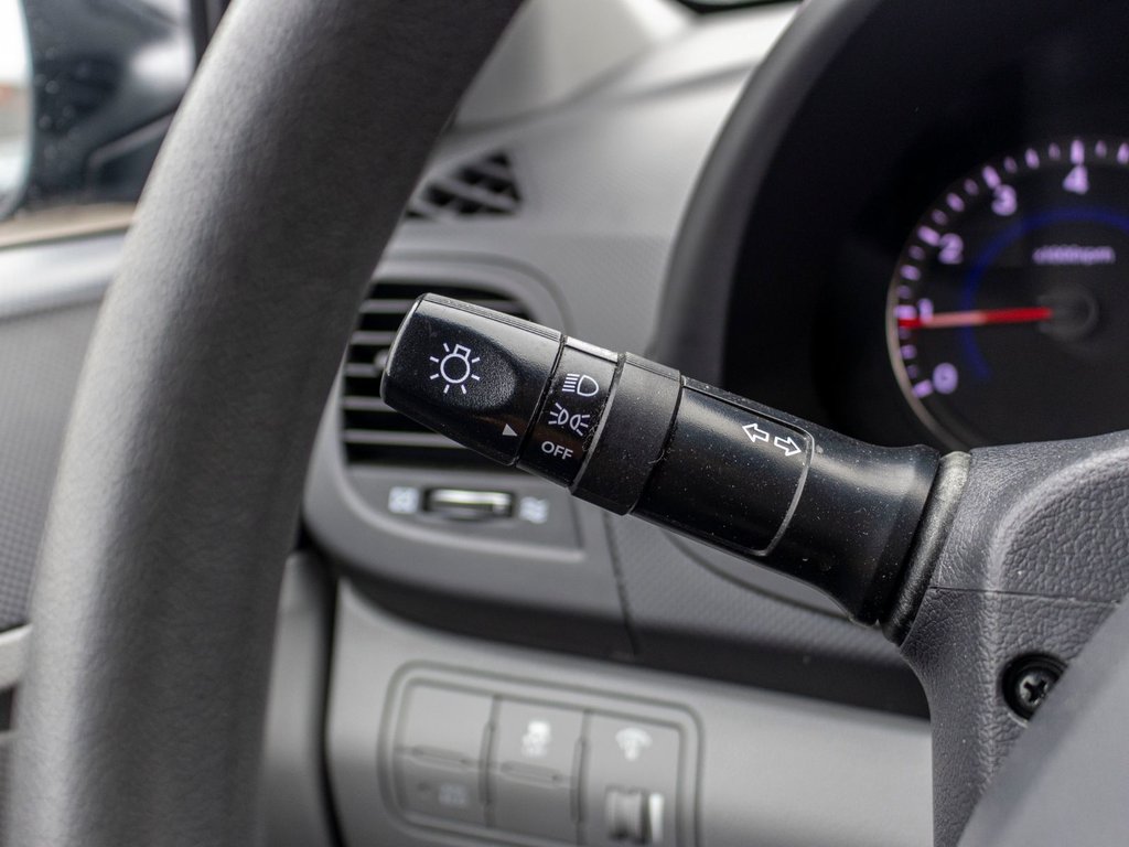 Hyundai Accent LE 2016 à Saint-Jérôme, Québec - 16 - w1024h768px