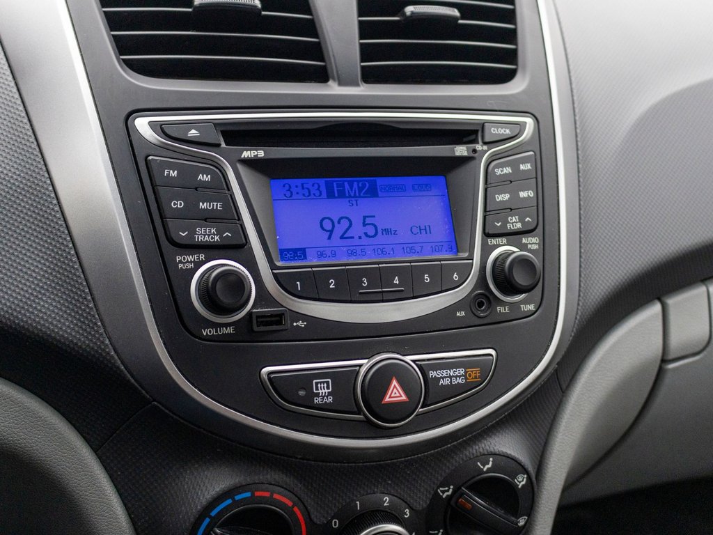 Hyundai Accent LE 2016 à Saint-Jérôme, Québec - 12 - w1024h768px