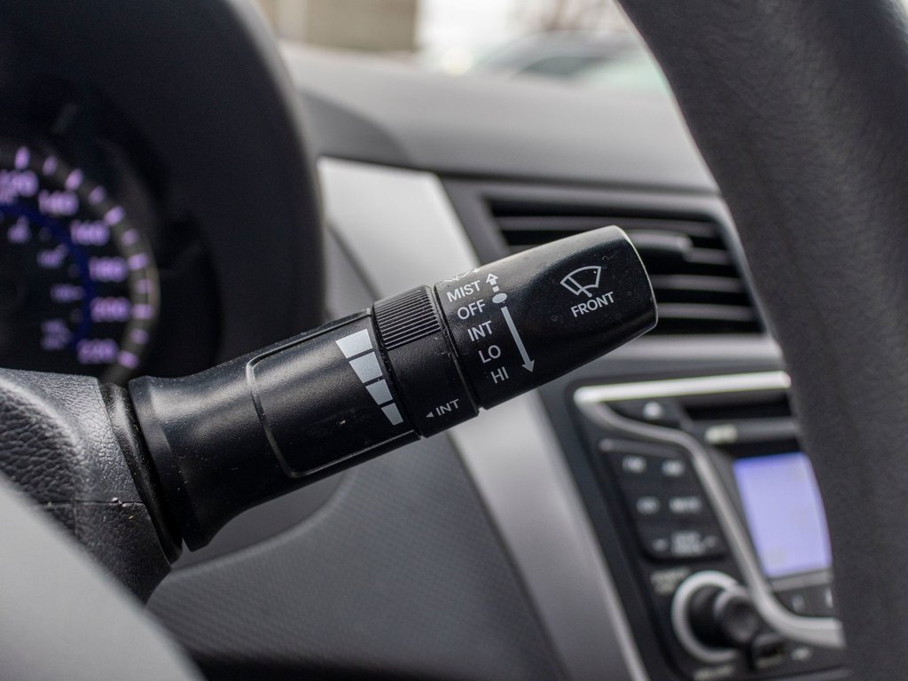 Hyundai Accent LE 2016 à Saint-Jérôme, Québec - 17 - w1024h768px